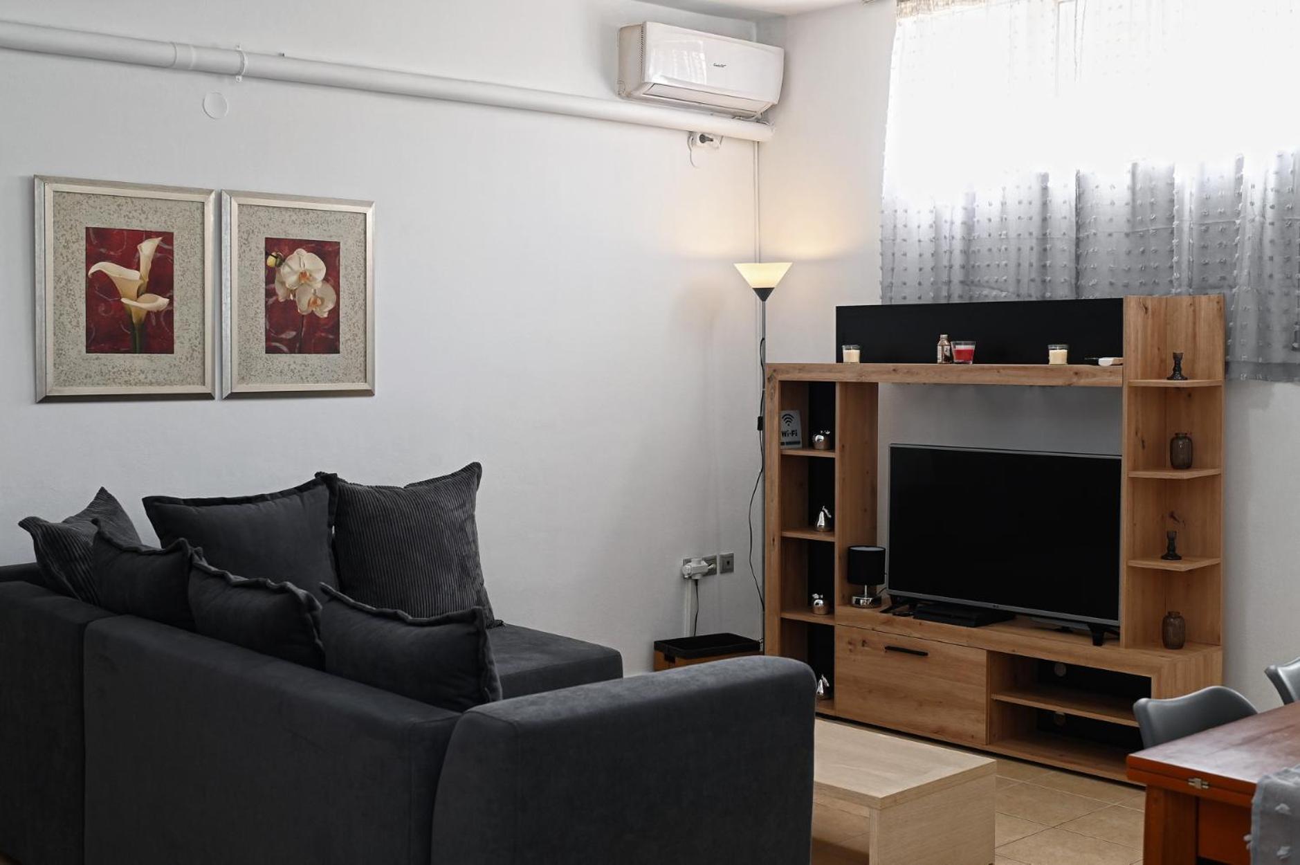 Oasis Lower Ground Floor Apartment Argos Exterior photo
